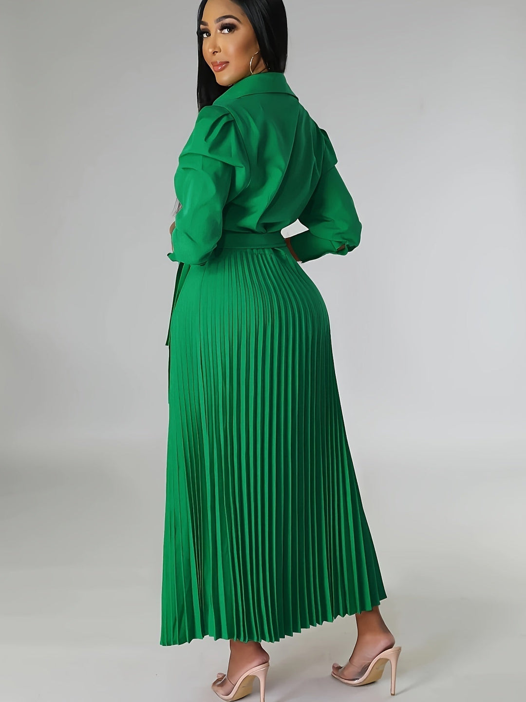 Margeaux - Elegant pleated dress with a V-neck and bow